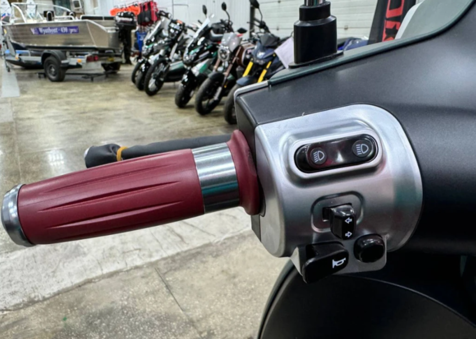 Скутер PROMAX Miami 240 (49) в Архангельске