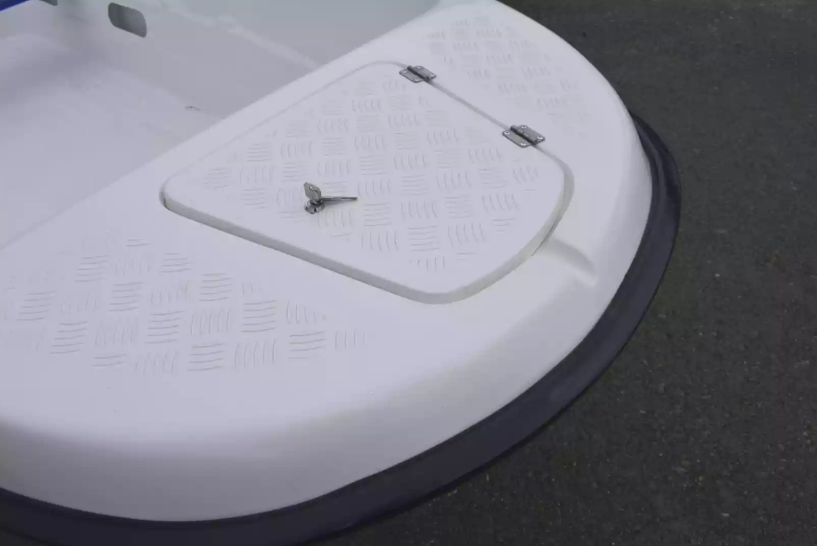 Стеклопластиковая лодка Пингвин New (тримаран) в Архангельске