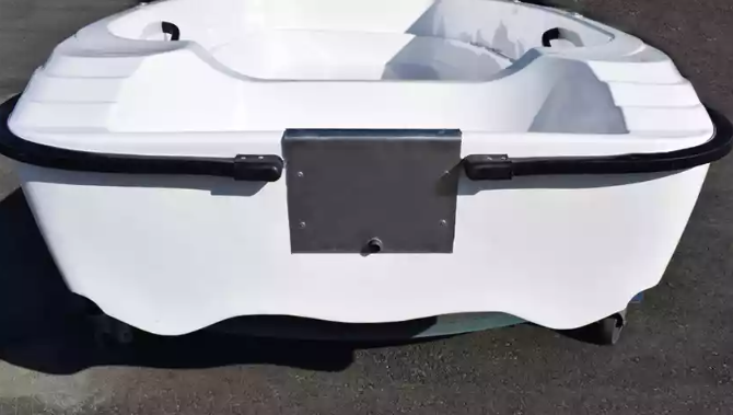 Стеклопластиковая лодка Пингвин (тримаран) в Архангельске