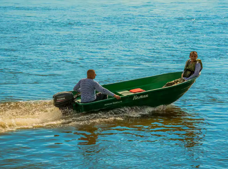 Стеклопластиковая лодка Neman-340 (тримаран) в Архангельске
