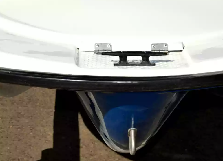 Стеклопластиковая лодка Пингвин с консолью (тримаран) в Архангельске