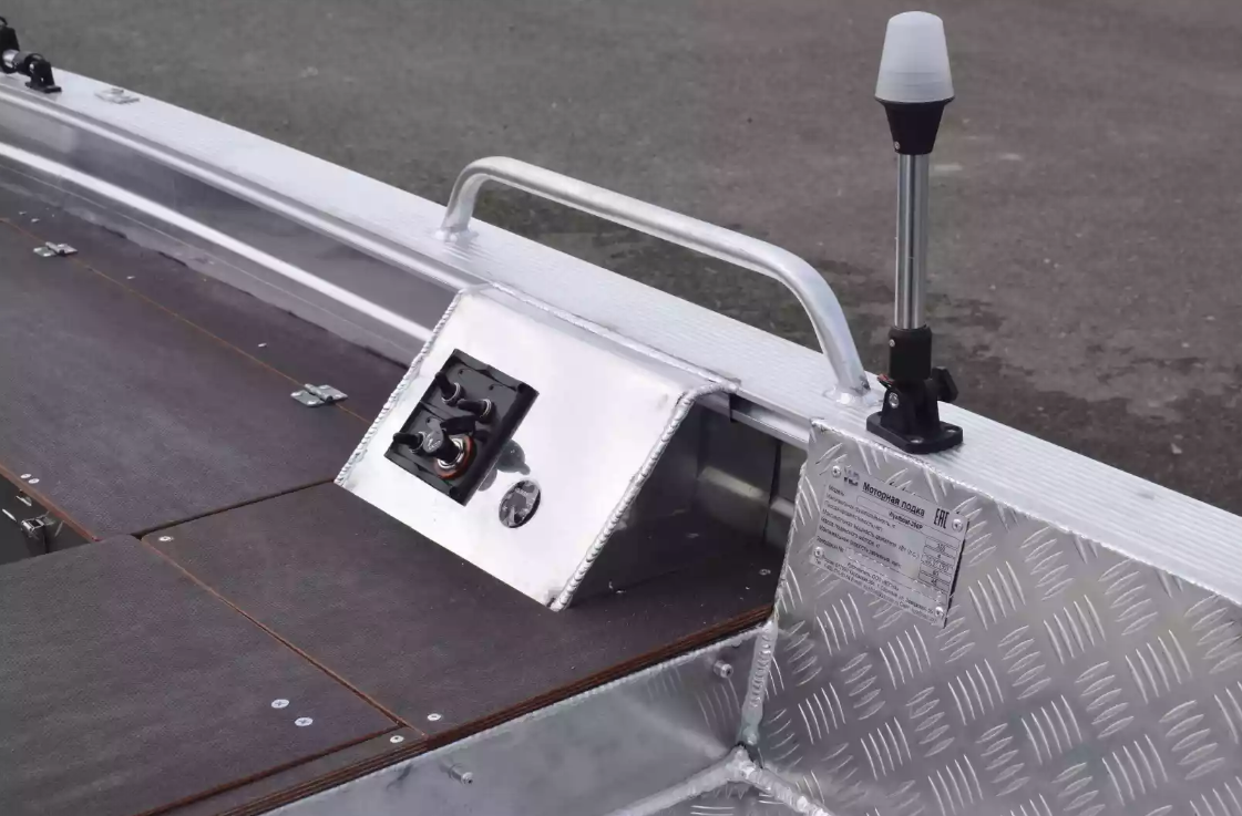 Алюминиевая лодка Wyatboat-390РМ в Архангельске