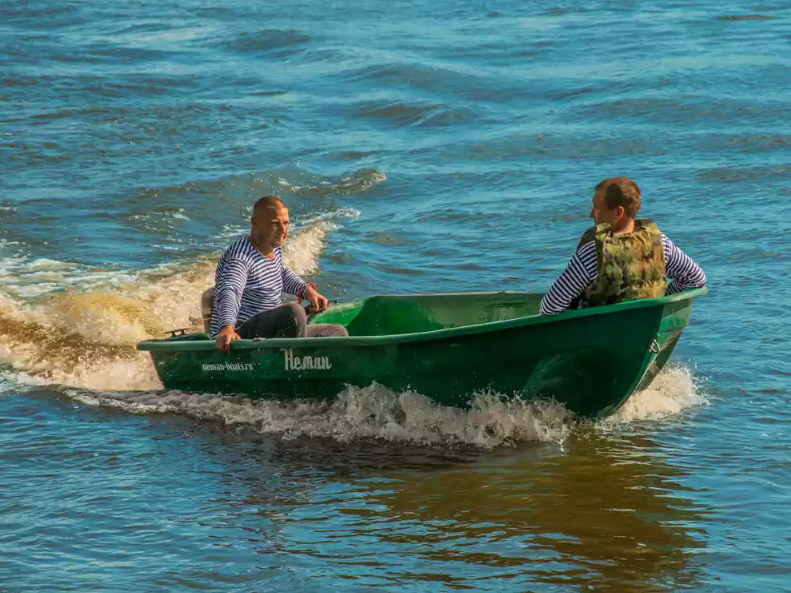 Стеклопластиковая лодка Neman-340 (тримаран) в Архангельске
