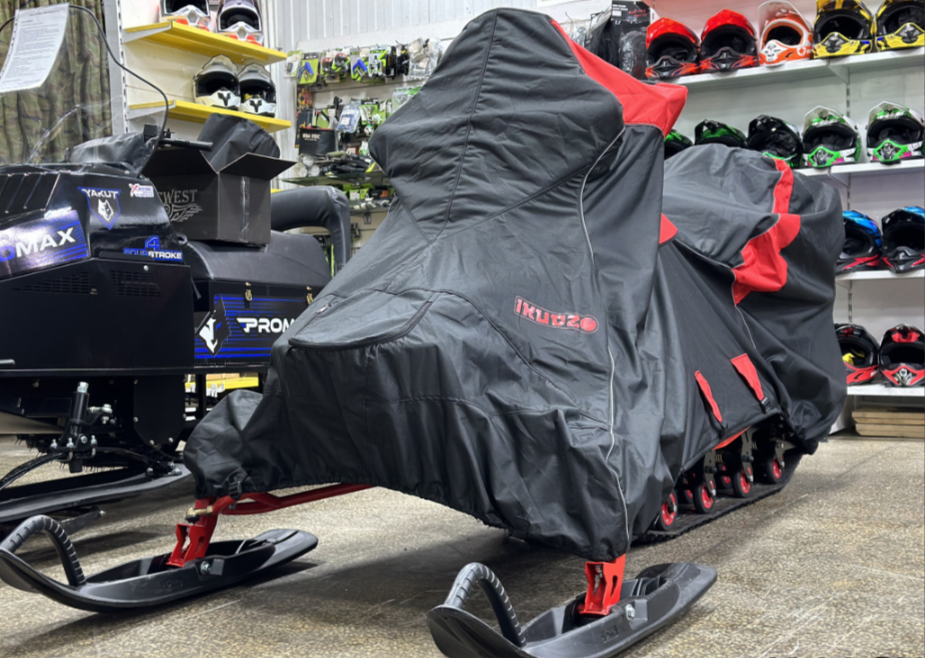 Чехол транспорт. снегохода IKUDZO HUNTER черно-красный Оксфорд ПРЕМИУМ качества с лого IKUDZO в Архангельске