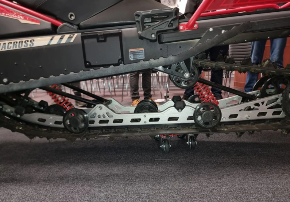 Снегоход AODES Siberiacross 1000 SWT 600mm LCD 6.8 в Архангельске