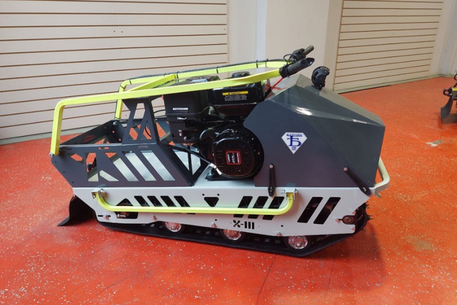 Мотобуксировщик Бурлак Пионер в Архангельске