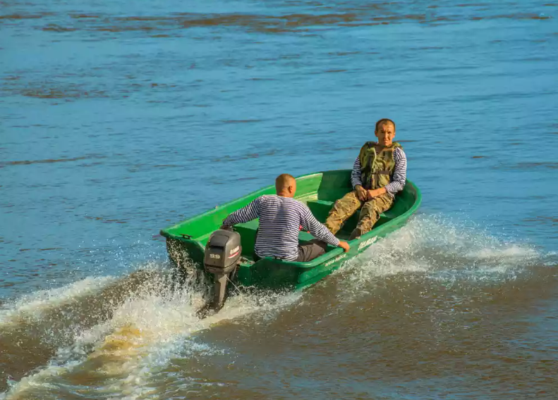 Стеклопластиковая лодка Neman-340 (тримаран) в Архангельске