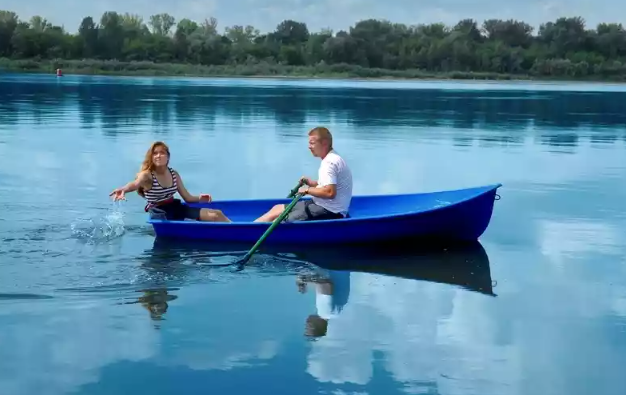 Стеклопластиковая лодка Дельфин в Архангельске