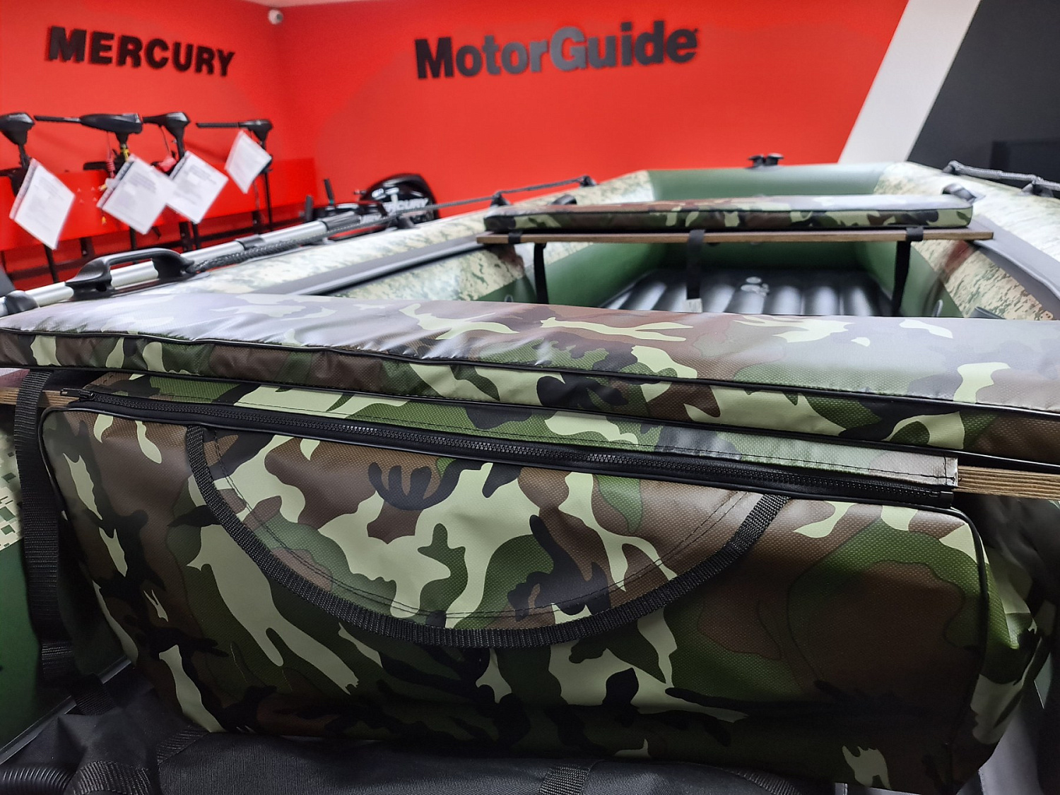 КОМПЛЕКТ МЯГКИХ НАКЛАДОК С СУМКОЙ ДЛЯ ЛОДОК 105Х20 КАМУФЛЯЖ в Архангельске